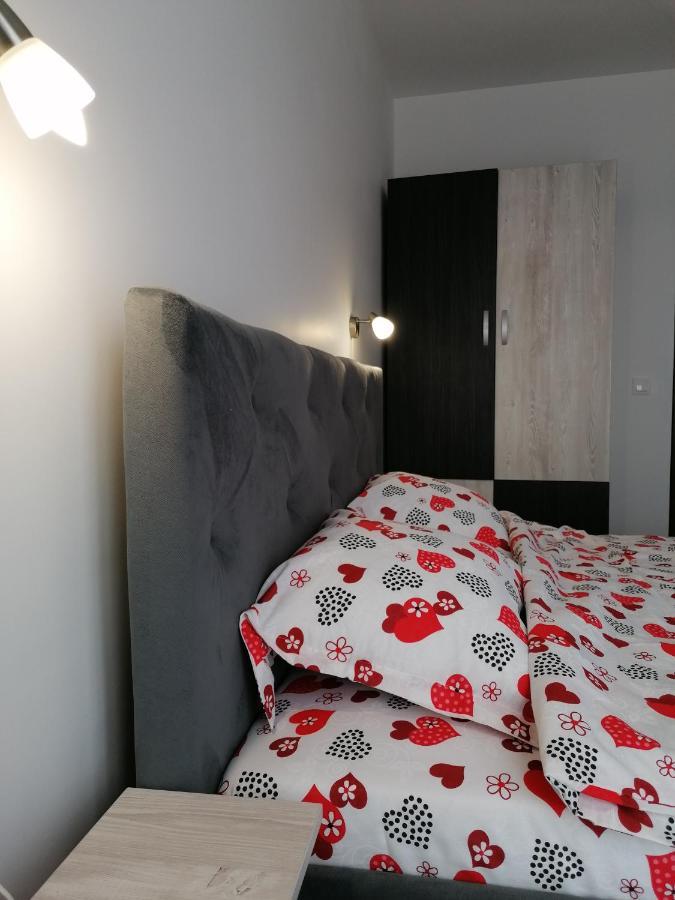 Ama Apartament Cu Terasa 50 Mp & Parcare Брашов Экстерьер фото